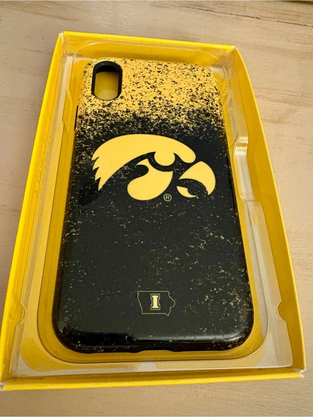 OtterBox Commuter Series Iowa Hawkeyes iPhone XR Case